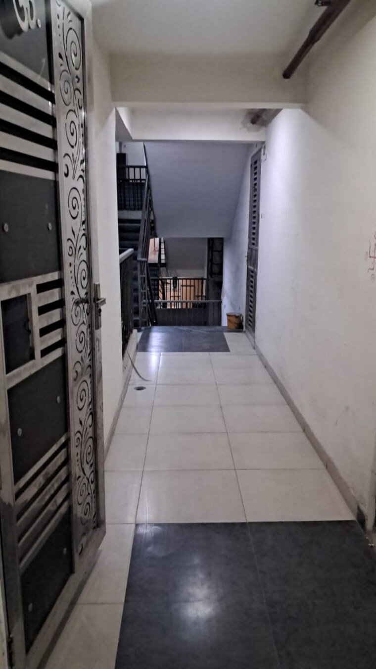 Balcony, gaur-city-2-12th-avenue 2.5 Bedroom 1055 Sq.Ft. Apartment In Sector 16c Greater Noida Greater Noida 9632059