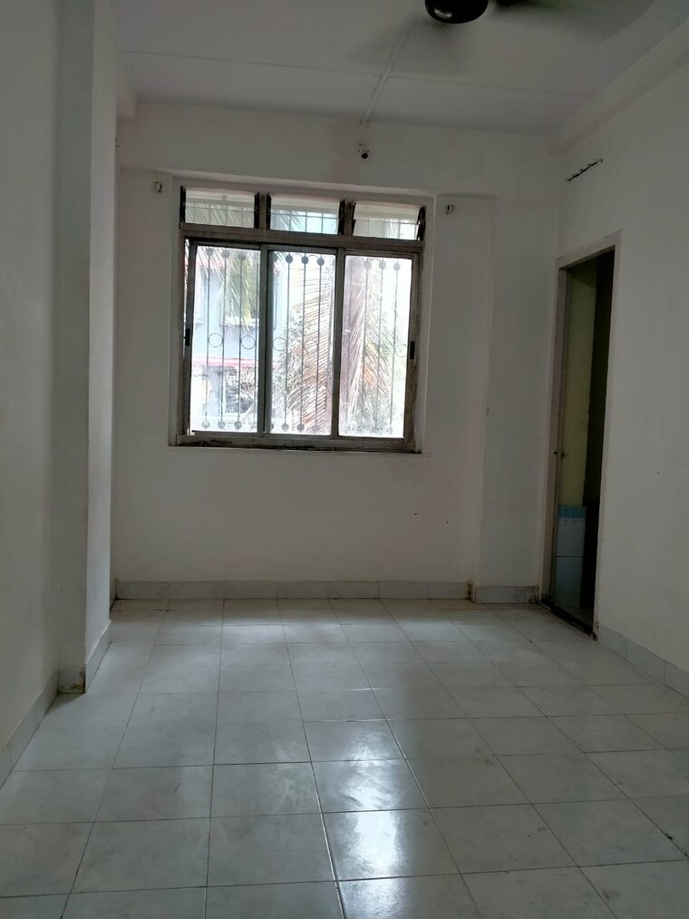 Room, moreshwar-krupa 1 RK 180 Sq.Ft. Apartment In Malad West Mumbai 9632061