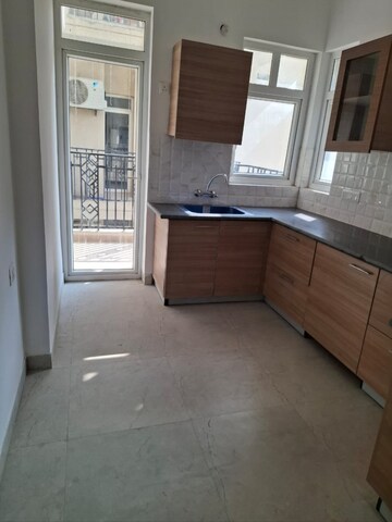 Room in 2 BHK Apartment at Hero Homes Gurgaon, Sector 104 – for Rent