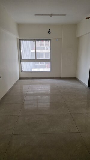 Master Bedroom in 1.5 BHK Apartment at Limra Burj Qadri, Agripada – for Sale