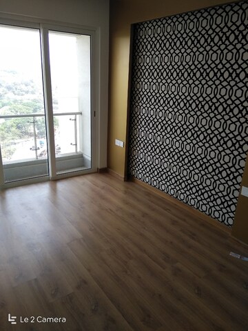 Room in 3 BHK Apartment at Lodha Fiorenza, Goregaon East – for Rent