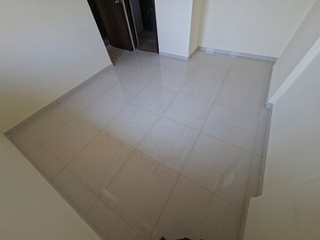 Room in 1 BHK Apartment at Raj Residency Kasarvadavali, Kasarvadavali – for Rent