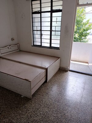 Bedroom in 1 BHK Apartment at Kothrud – for Rent