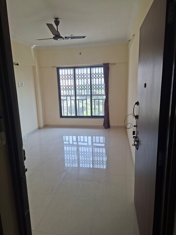 Room in 1 BHK Apartment at Raj Residency Kasarvadavali, Kasarvadavali – for Rent