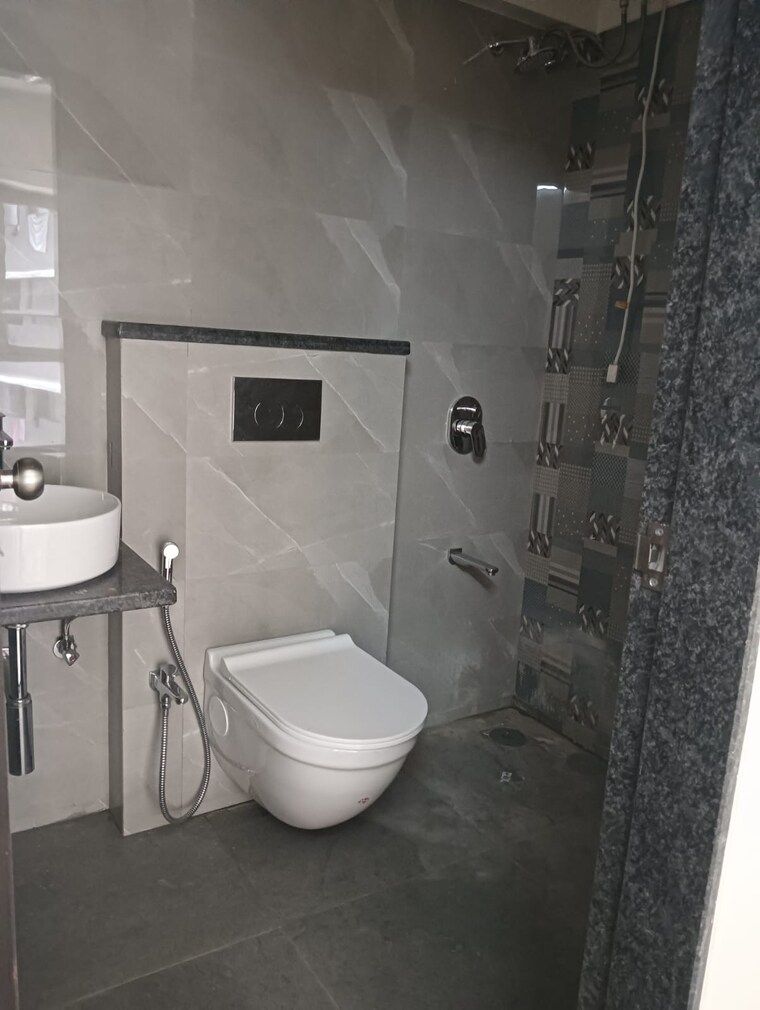 Bathroom, veena-smart-homes 1 Bedroom 393 Sq.Ft. Apartment In Kandivali West Mumbai 9632165