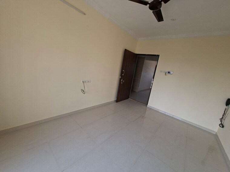 Room, mahalaxmi-tower-kasarvadavali 1 Bedroom 700 Sq.Ft. Apartment In Kasarvadavali Thane 9632160