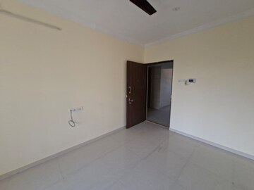 Room in 1 BHK Apartment at Mahalaxmi Tower Kasarvadavali, Kasarvadavali – for Rent