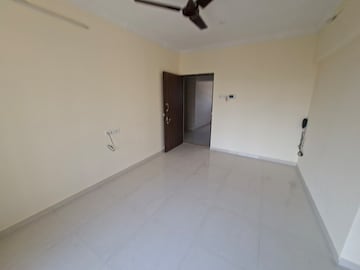 Room in 1 BHK Apartment at Mahalaxmi Tower Kasarvadavali, Kasarvadavali – for Rent