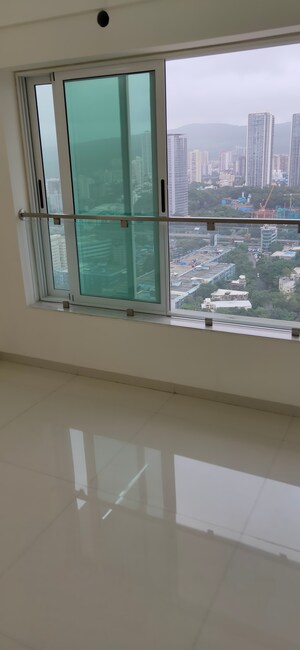 Room in 3 BHK Apartment at Romell Aether, Goregaon East – for Rent