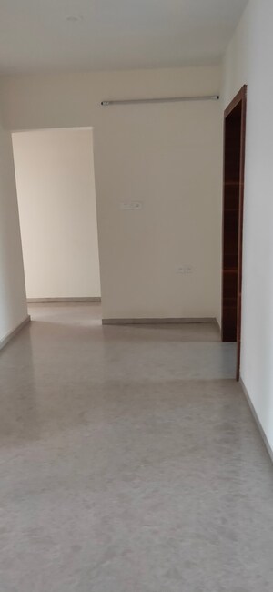 Room in 3 BHK Apartment at Romell Aether, Goregaon East – for Rent