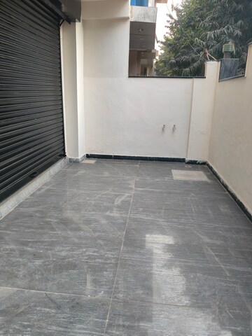 Room in  Warehouse at Sector 69 – for Rent