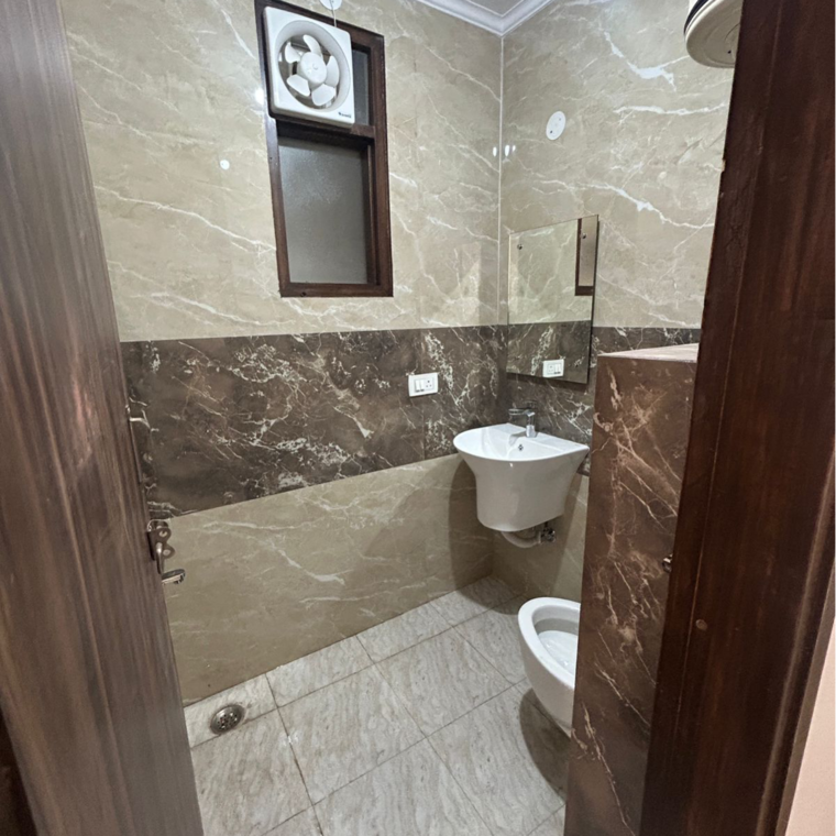 Bathroom, chattarpur 2 Bedroom 300 Sq.Ft. Builder Floor In Chattarpur Delhi 9632211