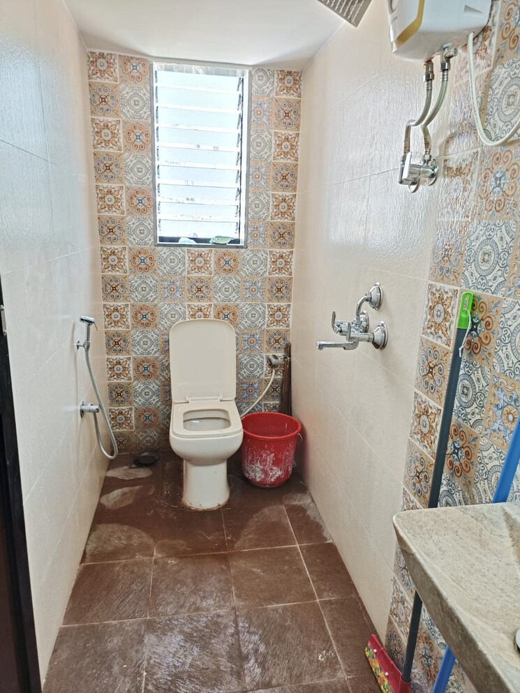 Bathroom, silver-croft-bandra 2.5 Bedroom 1000 Sq.Ft. Apartment In Bandra West Mumbai 9632235