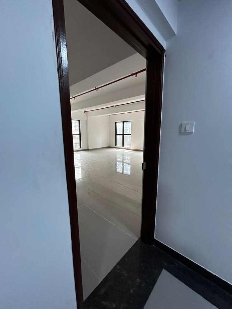 Other, ms-mody-mickeys-square Commercial Office Space 640 Sq.Ft. In Andheri East Mumbai 9632290