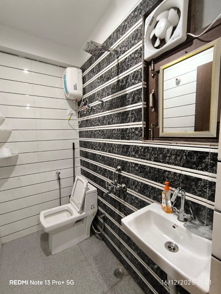 Attached Bathroom, saket 2 Bedroom 900 Sq.Ft. Apartment In Saket Delhi 9632321