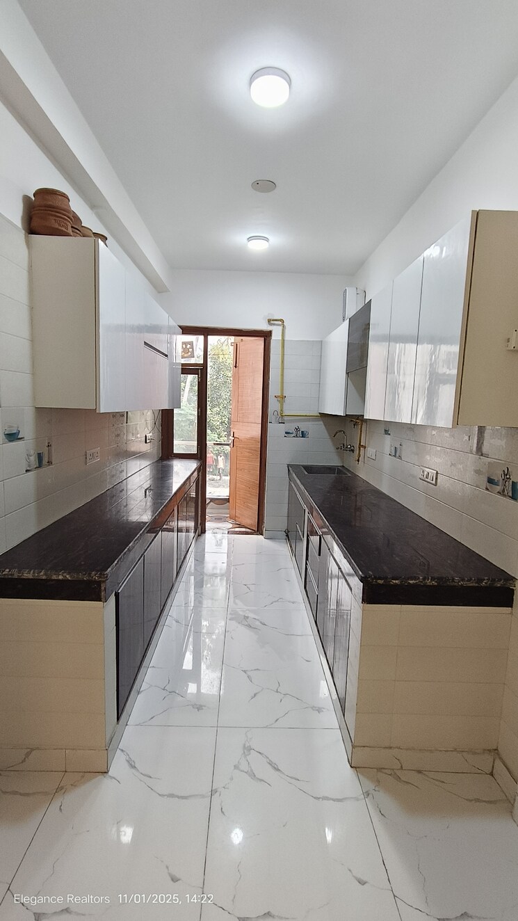 Kitchen, vasant kunj 3 Bedroom 1500 Sq.Ft. Builder Floor In Vasant Kunj Delhi 9632374