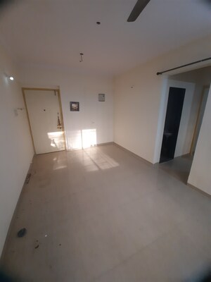 Room in 1 BHK Apartment at Arihant Plaza CHS, Owale – for Rent