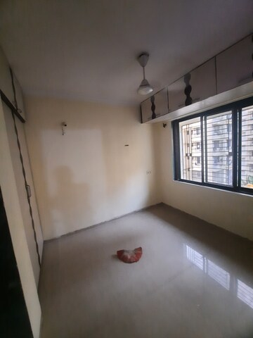 Room in 1 BHK Apartment at Arihant Plaza CHS, Owale – for Rent