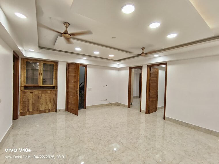 Room, vasant kunj 3 Bedroom 1400 Sq.Ft. Builder Floor In Vasant Kunj Delhi 9632396