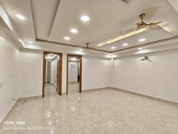Room in 3 BHK Builder Floor at Vasant Kunj – for Rent
