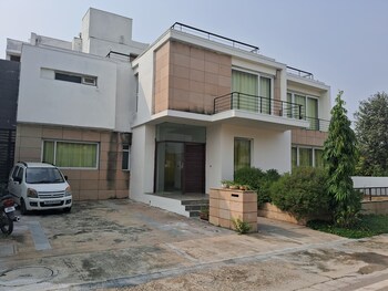Vatika Signature Villas