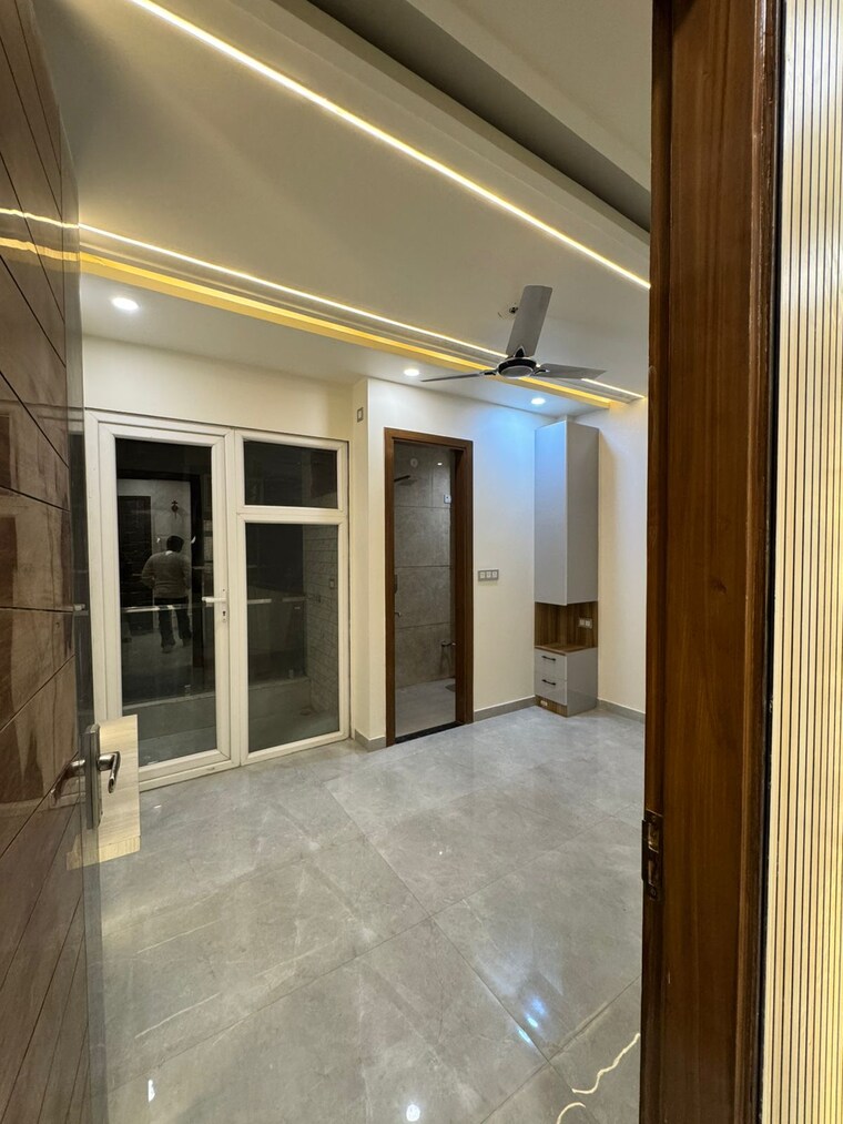 Room, rama park 3 Bedroom 90 Sq.Yd. Builder Floor In Rama Park Delhi 9632458