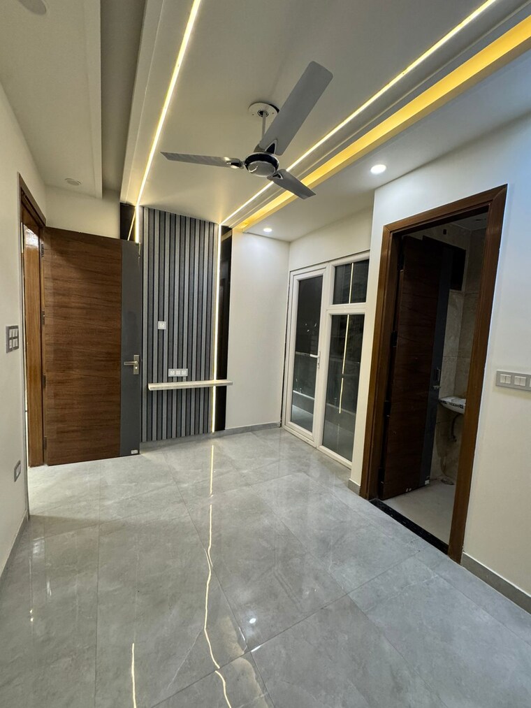 Room, rama park 3 Bedroom 90 Sq.Yd. Builder Floor In Rama Park Delhi 9632458