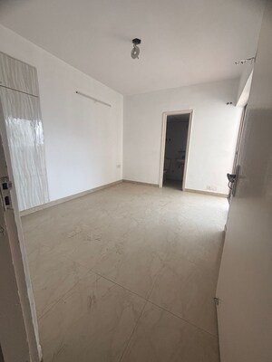 Room in 2 BHK Apartment at JM Florence, Tech Zone 4 Greater Noida – for Sale