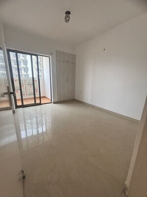 Room in 2 BHK Apartment at JM Florence, Tech Zone 4 Greater Noida – for Sale