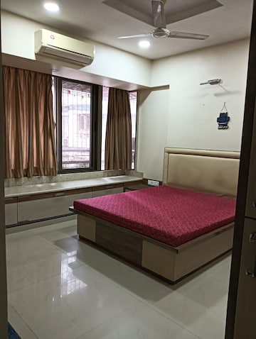 Bedroom in 1 BHK Apartment at Everest Classique, Vile Parle East – for Rent