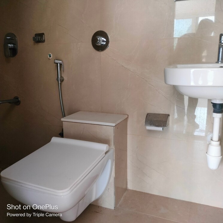 Bathroom, kabra-diamante 2 Bedroom 685 Sq.Ft. Apartment In Goregaon West Mumbai 9632466