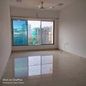 Room in 2 BHK Apartment at Kabra Diamante, Goregaon West – for Rent