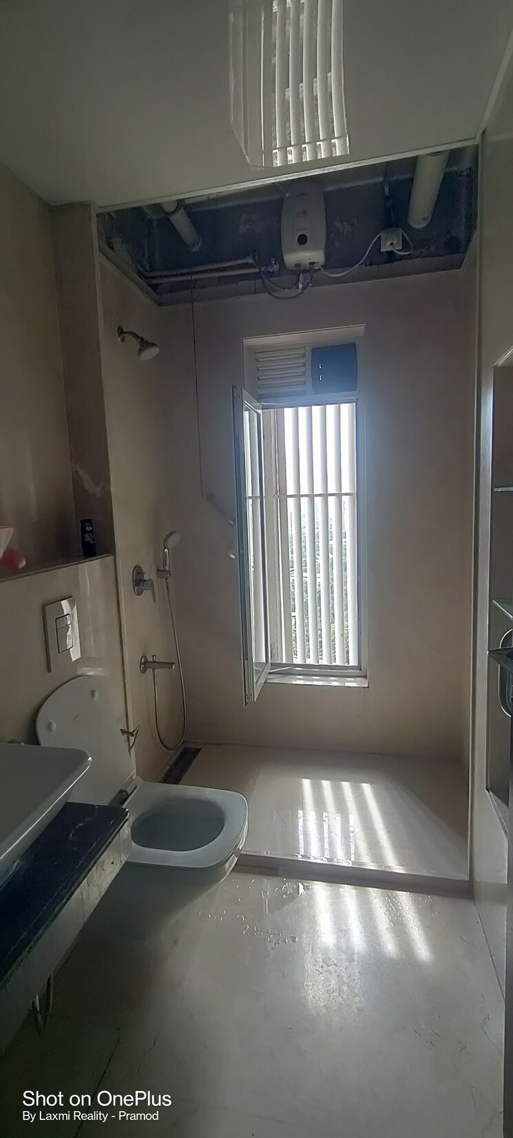 Bathroom, zahra-tower 3 Bedroom 2200 Sq.Ft. Apartment In Worli Mumbai 9632474