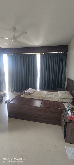 Bedroom in 3 BHK Apartment at Zahra Tower, Worli – for Rent