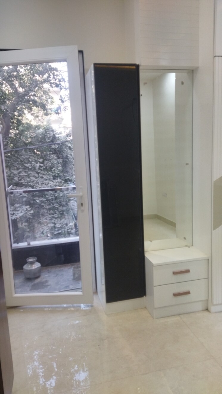 Bathroom, rohini sector 24 3 Bedroom 900 Sq.Ft. Builder Floor In Rohini Sector 24 Delhi 9632494