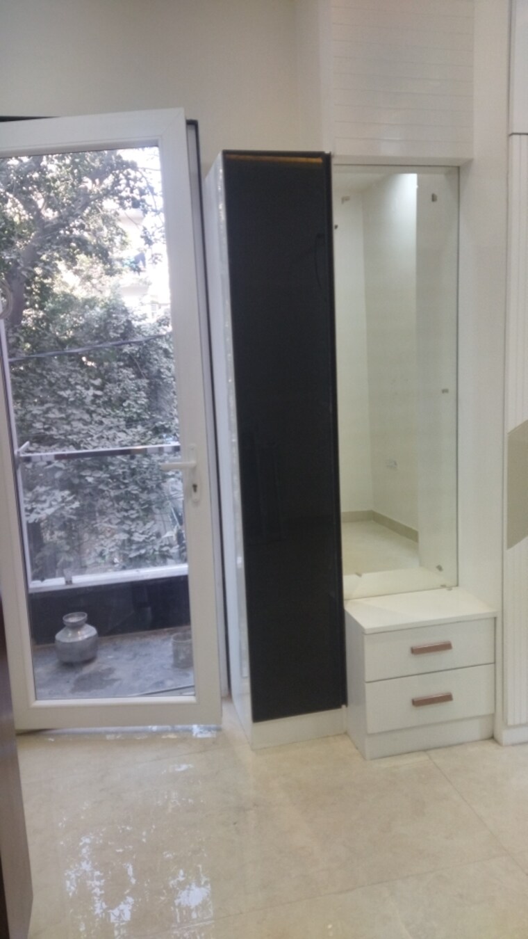 Bathroom, rohini sector 24 3 Bedroom 900 Sq.Ft. Builder Floor In Rohini Sector 24 Delhi 9632494