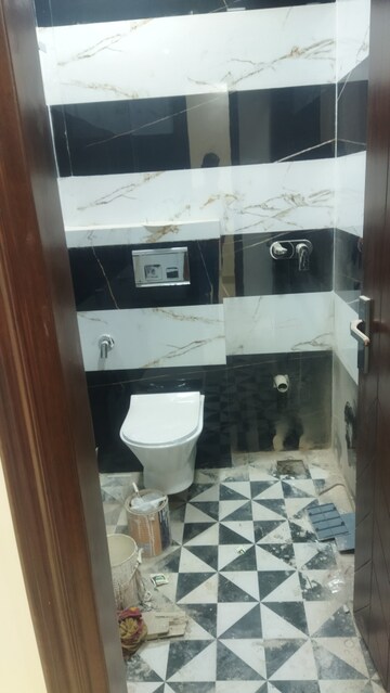 Kitchen in 3 BHK Builder Floor at Rohini Sector 24 – for Sale