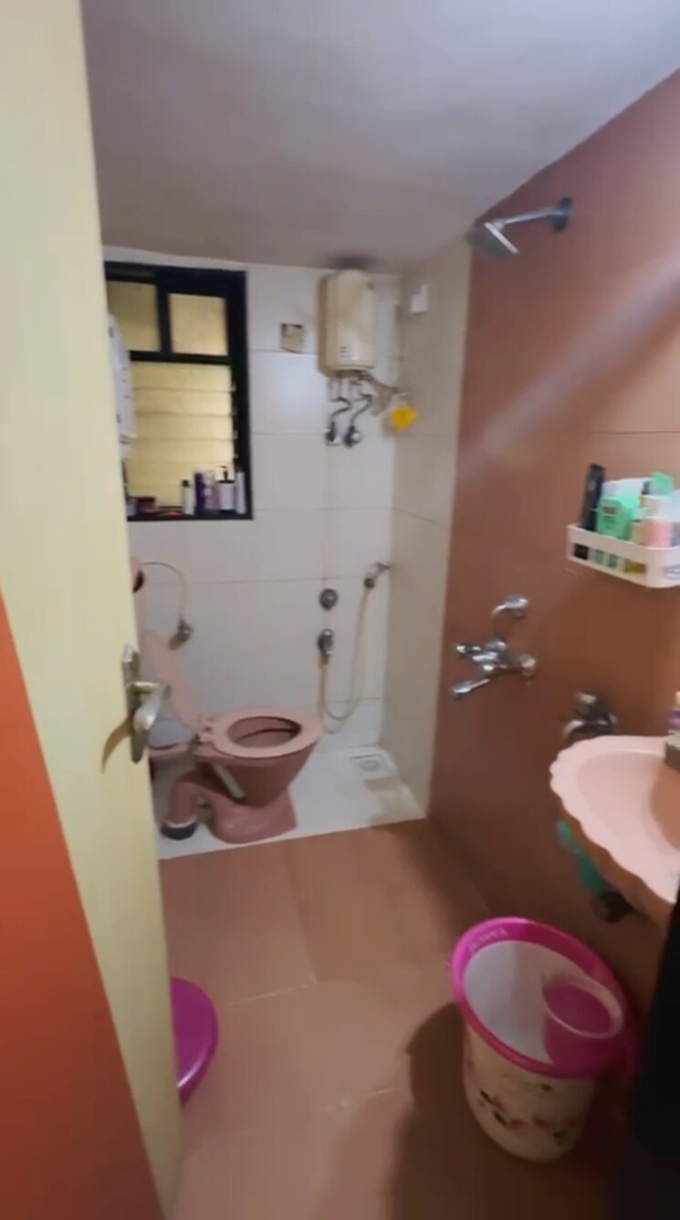 Bathroom, satellite-garden 2 Bedroom 875 Sq.Ft. Apartment In Goregaon East Mumbai 9632488