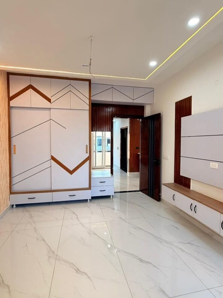 Room, sector 124 4 Bedroom 146 Sq.Yd. Independent House In Sector 124 Mohali 9632502