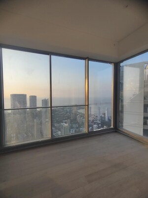 Room in 5 BHK Apartment at Rustomjee Crown, Prabhadevi – for Sale