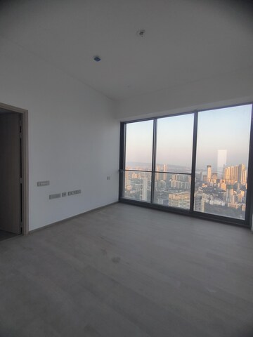 Room in 5 BHK Apartment at Rustomjee Crown, Prabhadevi – for Sale