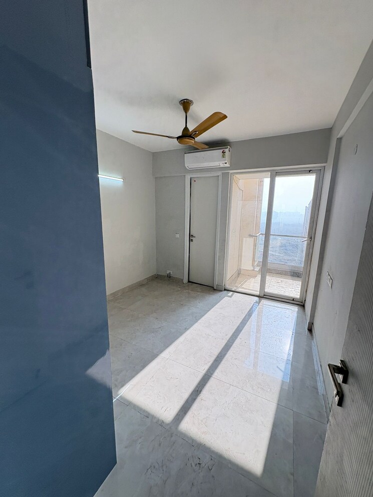 Balcony, signature-global-city 2 Bedroom 1060 Sq.Ft. Apartment In Sector 37d Gurgaon 9632553