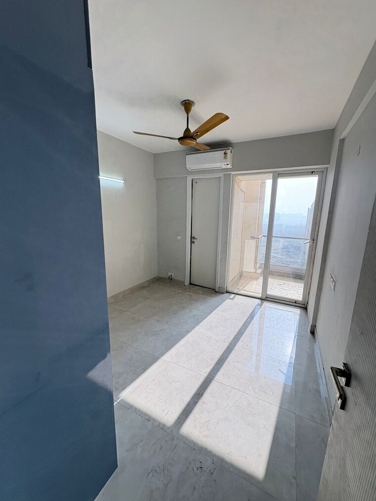 Balcony, signature-global-city 2 Bedroom 1060 Sq.Ft. Apartment In Sector 37d Gurgaon 9632553