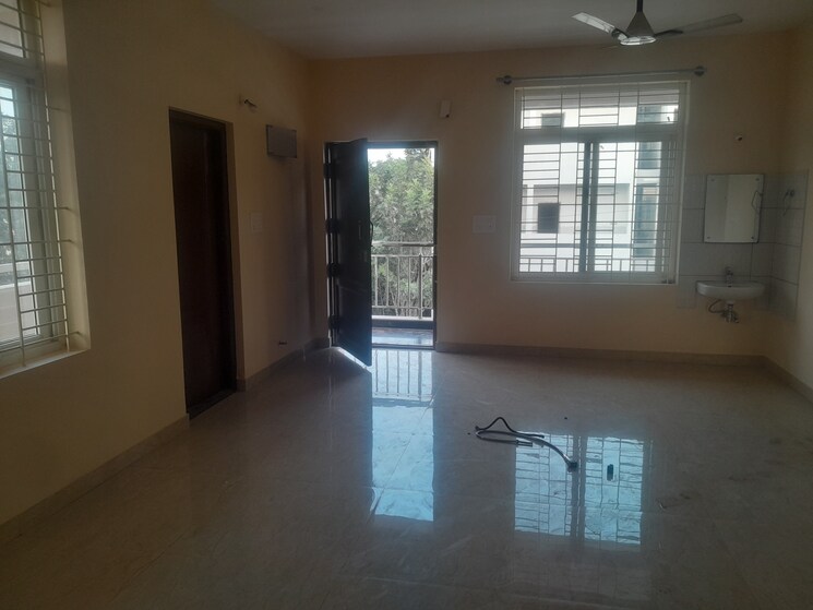 Room, nri layout 3 Bedroom 1800 Sq.Ft. Builder Floor In Nri Layout Bangalore 9632549