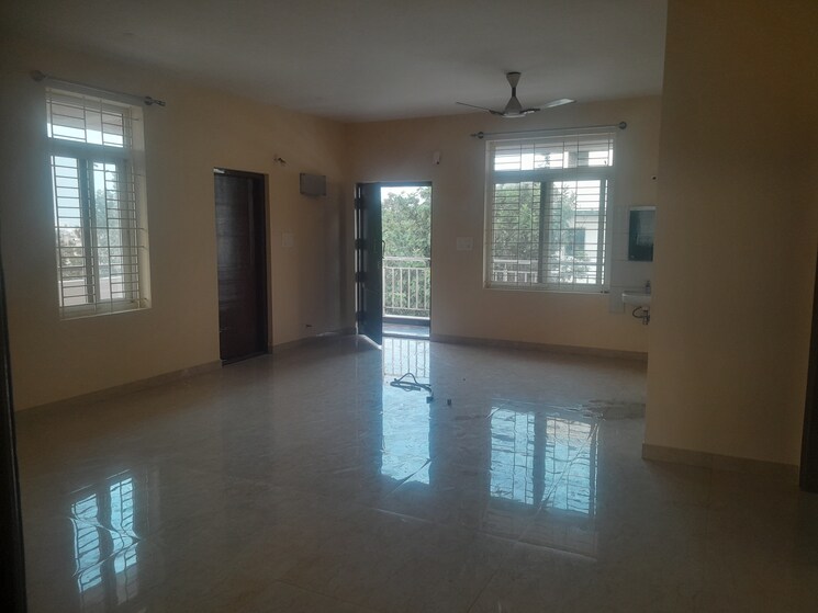 Living Room, nri layout 3 Bedroom 1800 Sq.Ft. Builder Floor In Nri Layout Bangalore 9632549