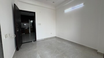 Room in 1 BHK Builder Floor at Chattarpur – for Rent