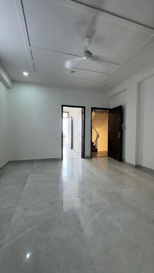 Room in 1 BHK Builder Floor at Chattarpur – for Rent