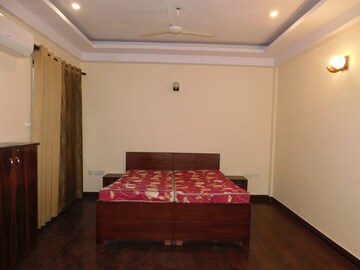 Bedroom in 3 BHK Independent House at Gardenia Glory, Sector 46 – for Rent