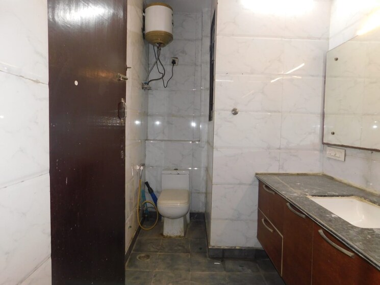 Bathroom, gardenia-glory 3 Bedroom 250 Sq.Mt. Independent House In Sector 46 Noida 9632608