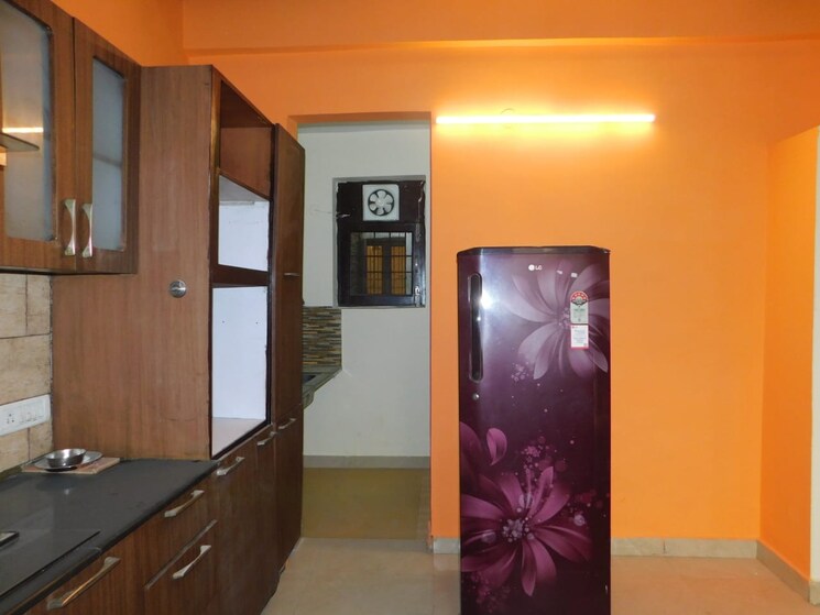 Room, gardenia-glory 3 Bedroom 250 Sq.Mt. Independent House In Sector 46 Noida 9632608
